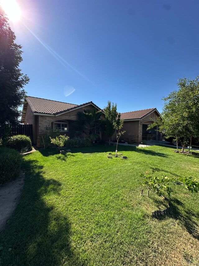 220 S Double Tree Way, Madera, CA 93637 - view of yard