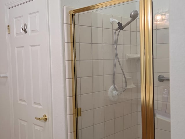 2300 Sierra St Unit 101, Kingsburg, CA 93631 - bathroom featuring a shower stall