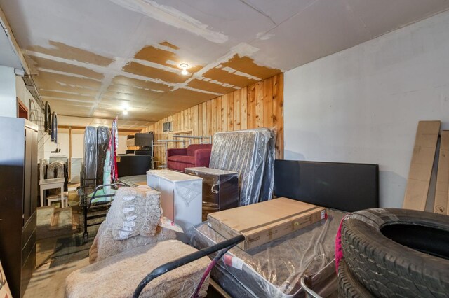 43125 Rd 80, Dinuba, CA 93618 - miscellaneous room featuring concrete flooring