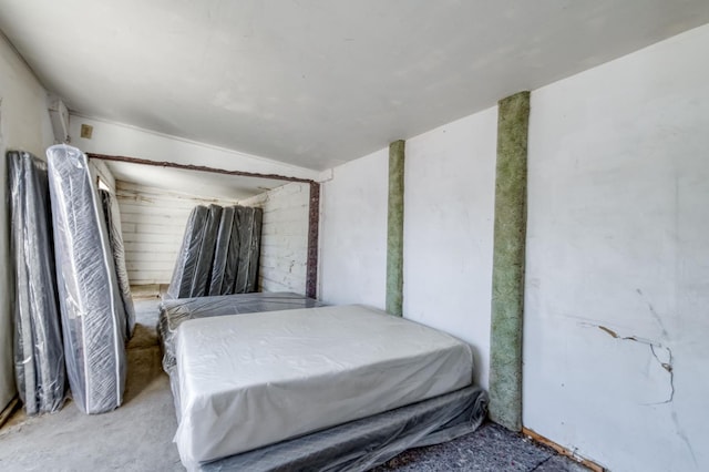 43125 Rd 80, Dinuba, CA 93618 - bedroom featuring unfinished concrete flooring