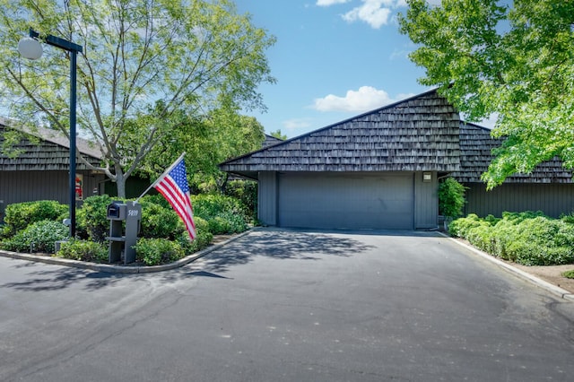 5039 N Van Ness Blvd, Fresno, CA 93711 - view of garage