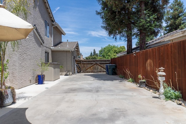 2518 Keats Ave, Fresno, CA 93611 - view of patio / terrace with a gate