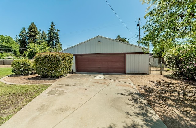 11851 Waverly Rd, Madera, CA 93636 - view of detached garage