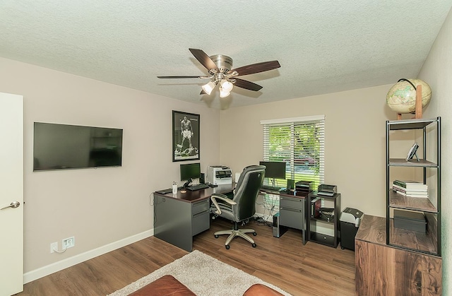 5383 N Briarwood Ave, Fresno, CA 93711 - office area featuring wood finished floors, a ceiling fan, and a textured ceiling