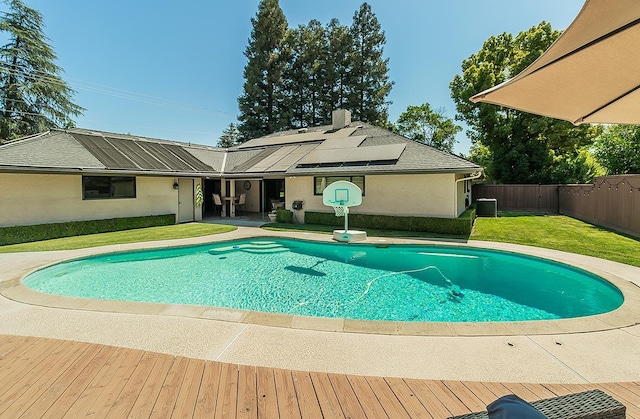 5383 N Briarwood Ave, Fresno, CA 93711 - view of swimming pool with a fenced backyard