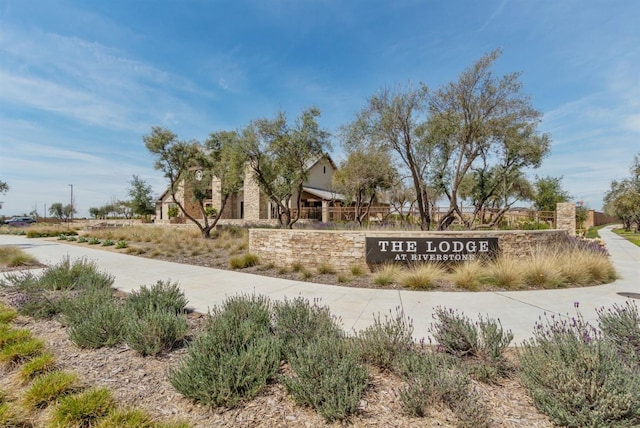 463 Mesa Dr S, Madera, CA 93636 - view of community sign