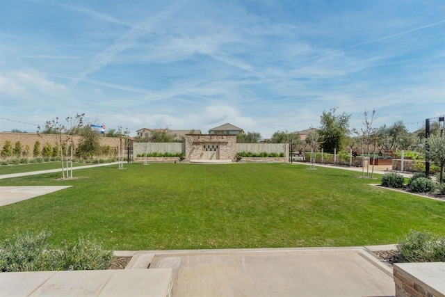 463 Mesa Dr S, Madera, CA 93636 - view of yard