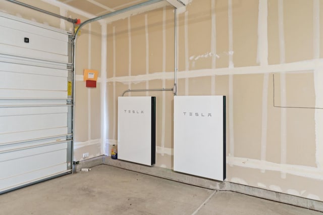 463 Mesa Dr S, Madera, CA 93636 - view of garage