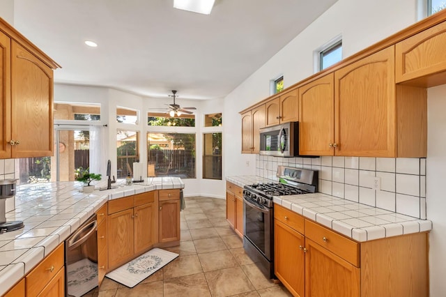 5613 W Bluff Ave, Fresno, CA 93722 - photo 12