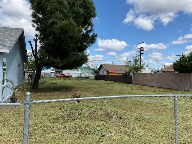 4175 E Madison Ave, Fresno, CA 93702 - photo 1