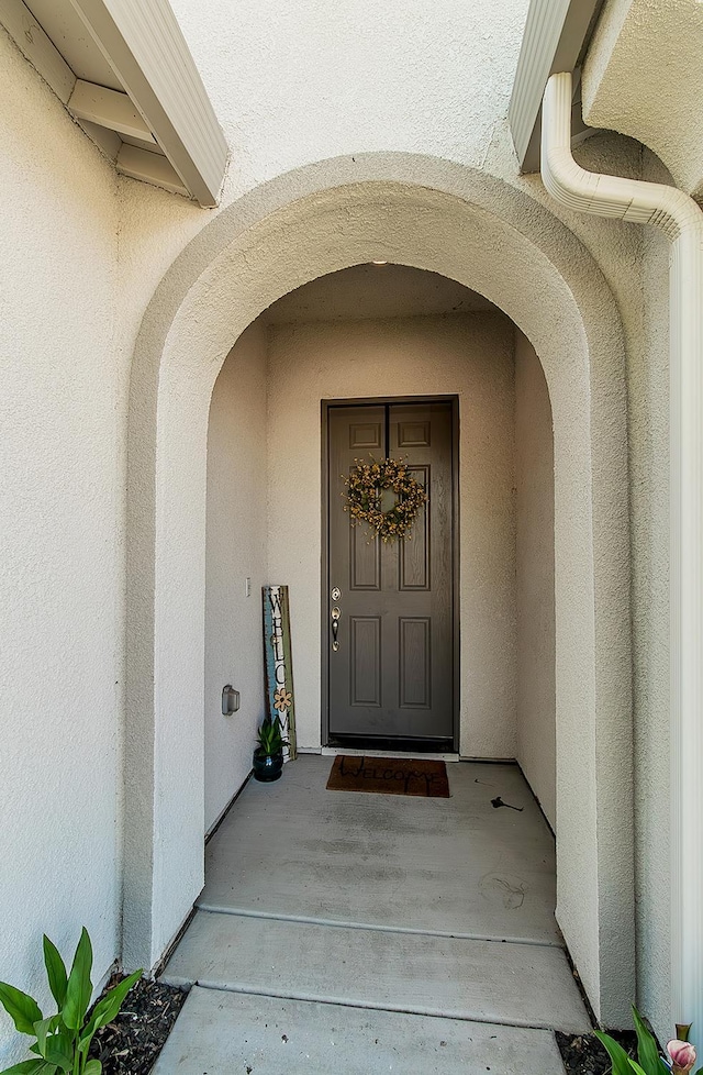 117 Emperor Way, Dinuba, CA 93618 - view of exterior entry featuring stucco siding