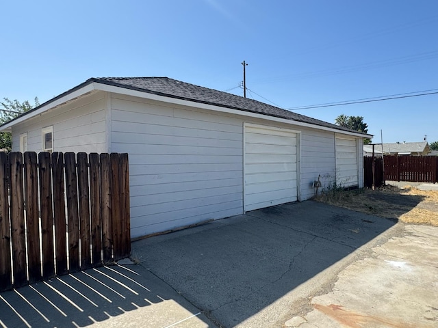 195 Hoover St, Coalinga, CA 93210 - view of detached garage