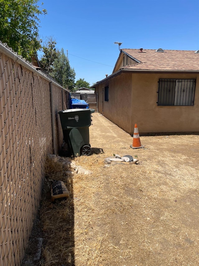 2327 S Martin L King Jr Blvd, Fresno, CA 93706 - view of side of property