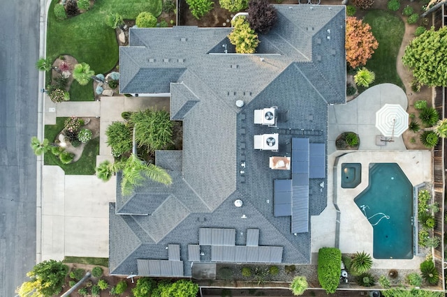 7334 N Geraldine Ave, Fresno, CA 93711 - bird's eye view of a pool area