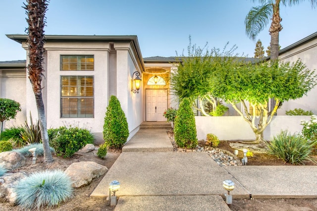 7334 N Geraldine Ave, Fresno, CA 93711 - entrance to property with stucco siding
