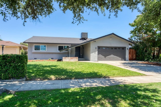 5276 N 1st St, Fresno, CA 93710 - single story home featuring a garage, crawl space, driveway, and stucco siding