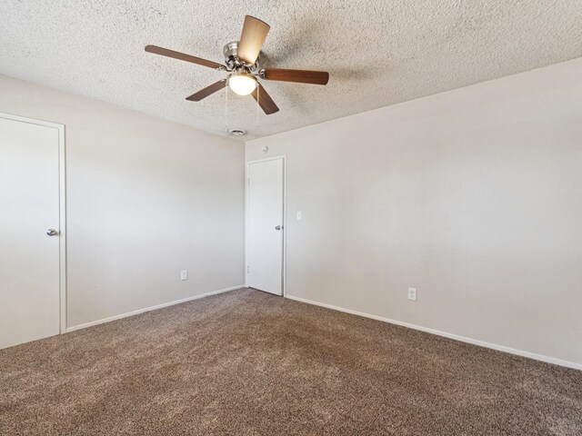 3672 N Shirley Ave, Fresno, CA 93727 - unfurnished room featuring carpet, a ceiling fan, and a textured ceiling