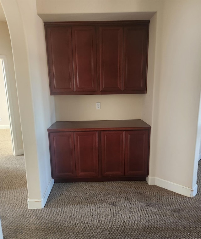 3310 N Jason Ave, Fresno, CA 93737 - detailed view of carpet floors and arched walkways
