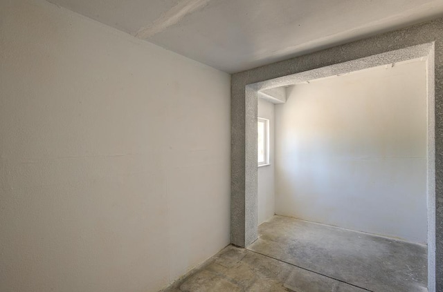 3669 N Clover Ave, Fresno, CA 93727 - unfurnished room with concrete floors