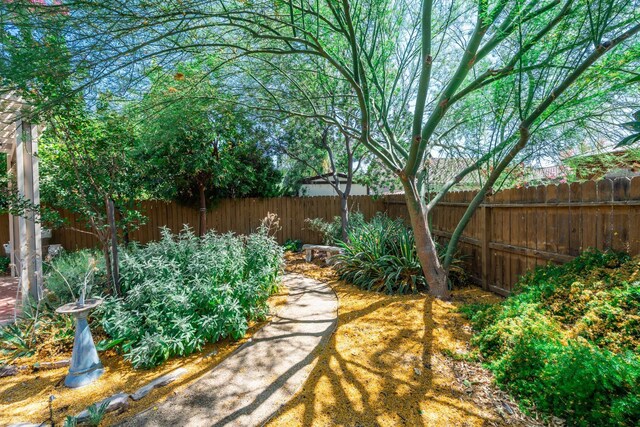 5822 E Booker Ave, Fresno, CA 93727 - view of fenced backyard
