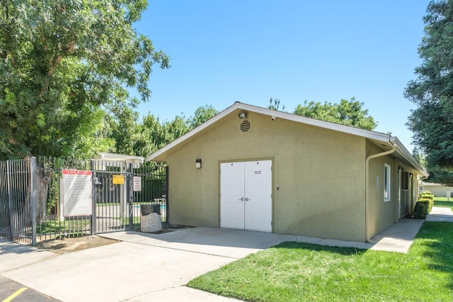 486 W Alamos Ave Unit 3, Clovis, CA 93612 - view of outbuilding with a gate