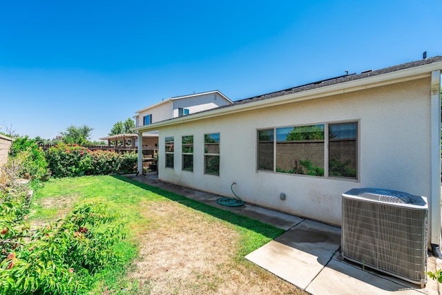 2456 Junipero Ave, Clovis, CA 93619 - view of grassy yard with a patio