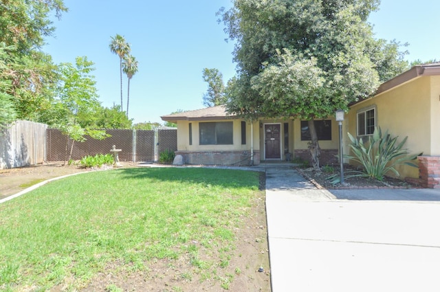 1325 Griffith Ave, Clovis, CA 93612 - view of front of home featuring stucco siding