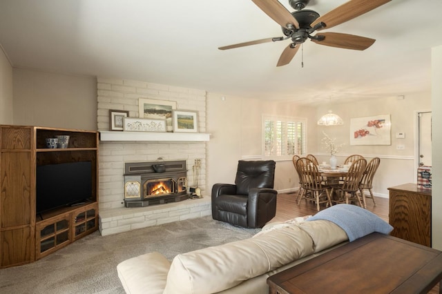 3218 E Ellery Ave, Fresno, CA 93710 - living area with ceiling fan