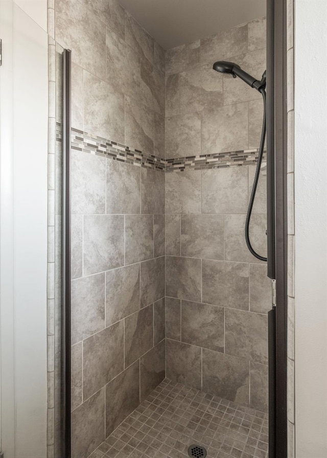 3218 E Ellery Ave, Fresno, CA 93710 - full bath with a shower stall