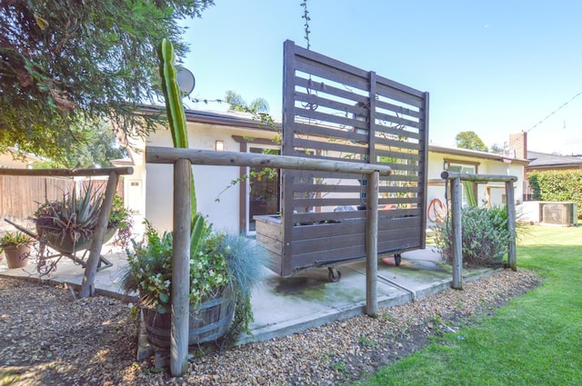 4879 E San Gabriel Ave, Fresno, CA 93726 - view of wooden deck