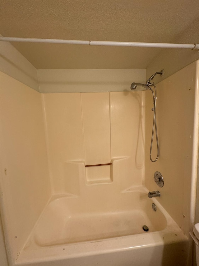 4303 N Emerson Ave, Fresno, CA 93705 - full bath featuring bathtub / shower combination and toilet