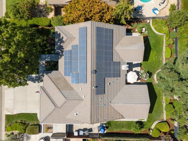 7310 N Katy Ave, Fresno, CA 93722 - aerial view of property and surrounding area with a pool area