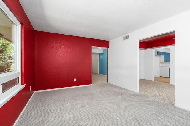 4760 N Rowell Ave, Fresno, CA 93726 - empty room with carpet