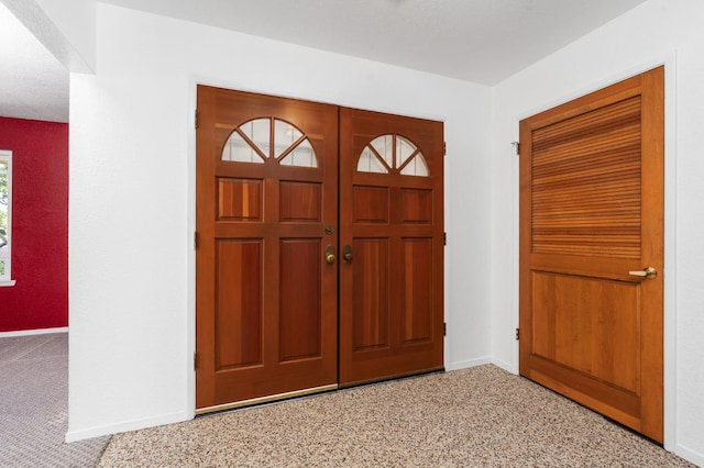 4760 N Rowell Ave, Fresno, CA 93726 - carpeted entryway with baseboards