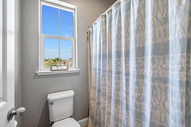 2076 Chennault Ave, Clovis, CA 93611 - bathroom featuring toilet