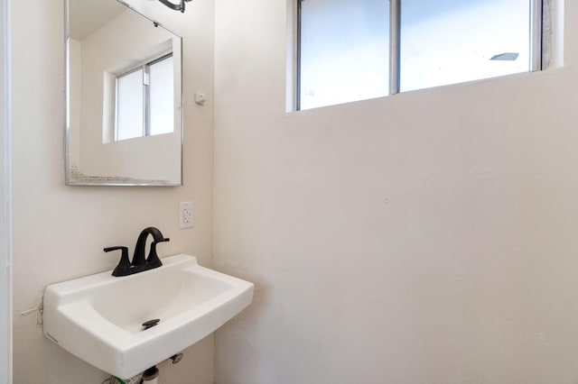 2738 S Fairway Ct, Visalia, CA 93277 - bathroom with healthy amount of natural light
