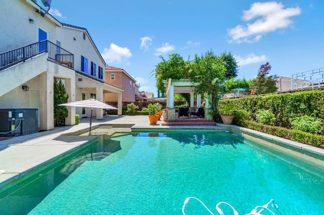 2143 Everglade Ave, Clovis, CA 93619 - view of pool featuring a patio area and a fenced backyard