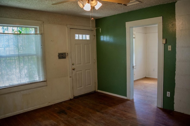1439 S 4 Th St, Fresno, CA 93702 - foyer entrance featuring a ceiling fan, wood finished floors, and a textured ceiling