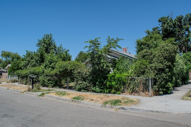 1439 S 4 Th St, Fresno, CA 93702 - view of asphalt street with sidewalks and curbs