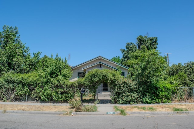 1439 S 4 Th St, Fresno, CA 93702 - view of obstructed view of property