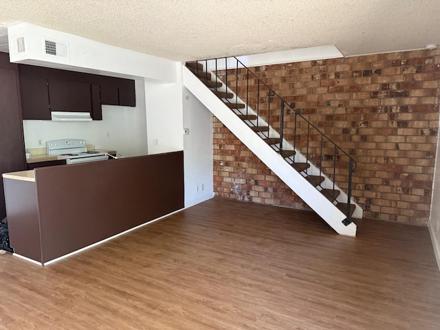 4942 N Holt Ave Unit 103, Fresno, CA 93705 - photo 2