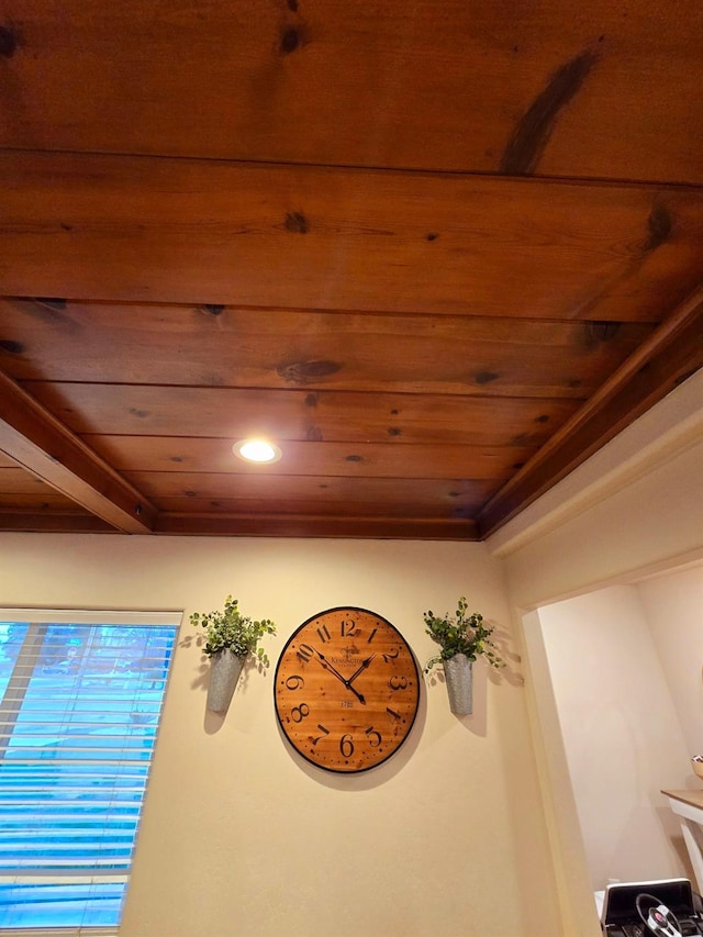 525 N Crenshaw, Visalia, CA 93291 - detailed view of wood ceiling and recessed lighting