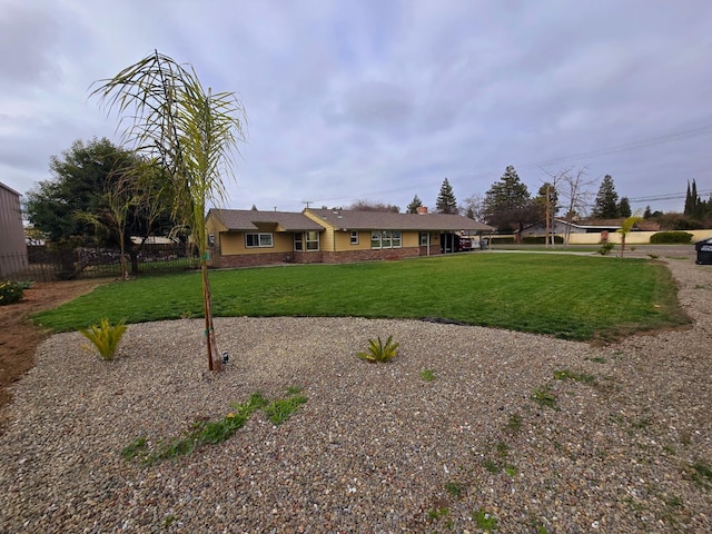 525 N Crenshaw, Visalia, CA 93291 - view of front of home with a front lawn