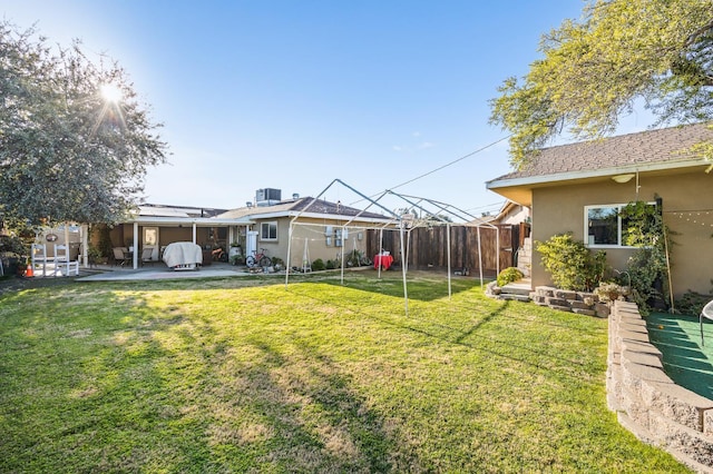 4404 N Eddy Ave, Fresno, CA 93727 - view of yard featuring a patio