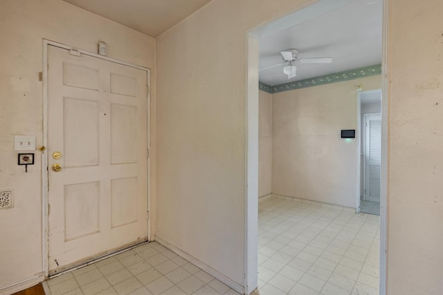 513 W Fountain Way, Fresno, CA 93705 - foyer entrance with ceiling fan