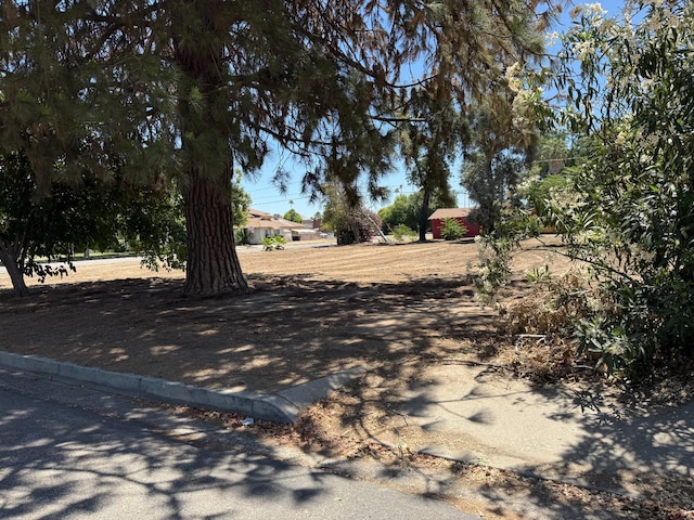 255 N 6th St, Chowchilla, CA 93610