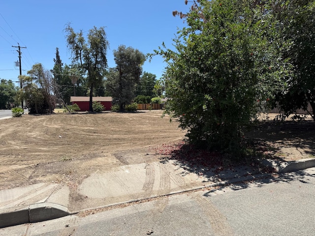 255 N 6th St, Chowchilla, CA 93610