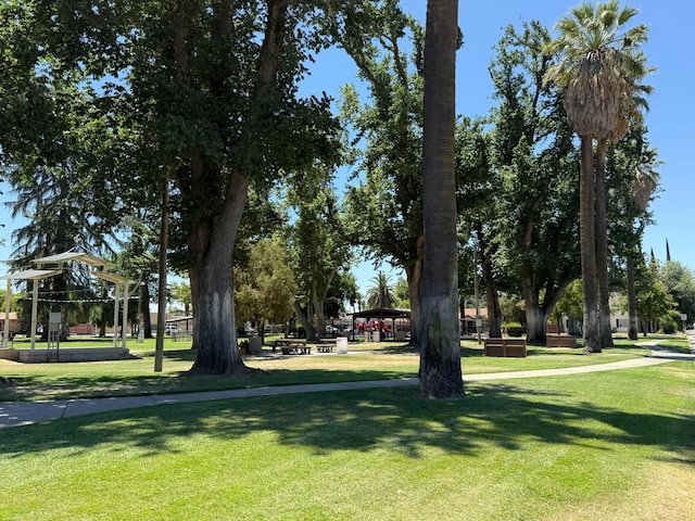 255 N 6th St, Chowchilla, CA 93610