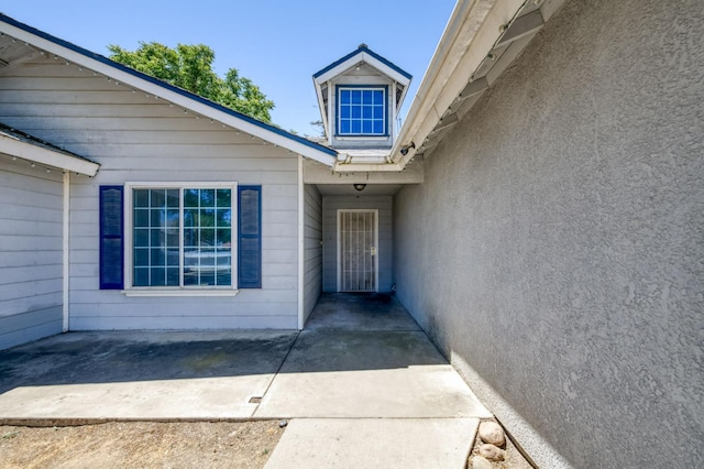 4665 W Yale Ave, Fresno, CA 93722 - entrance to property featuring a patio area