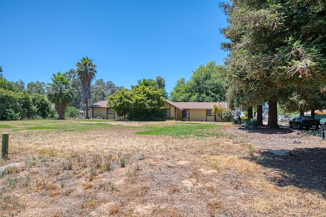 7815 N Sanders Ave, Clovis, CA 93619 - view of yard